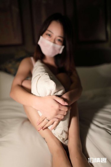 美女扒开尿眼给男人桶视频免费